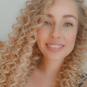 Meet your Posher, Eszter laura